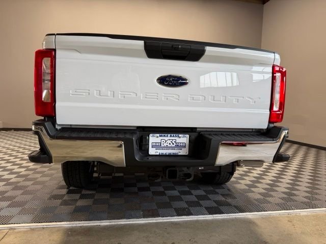 New 2026 Oxford White Ford F-250® XLT image 10