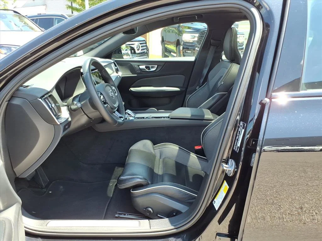 Certified Used 2024 Onyx Black Volvo Plus Black Edition image 11