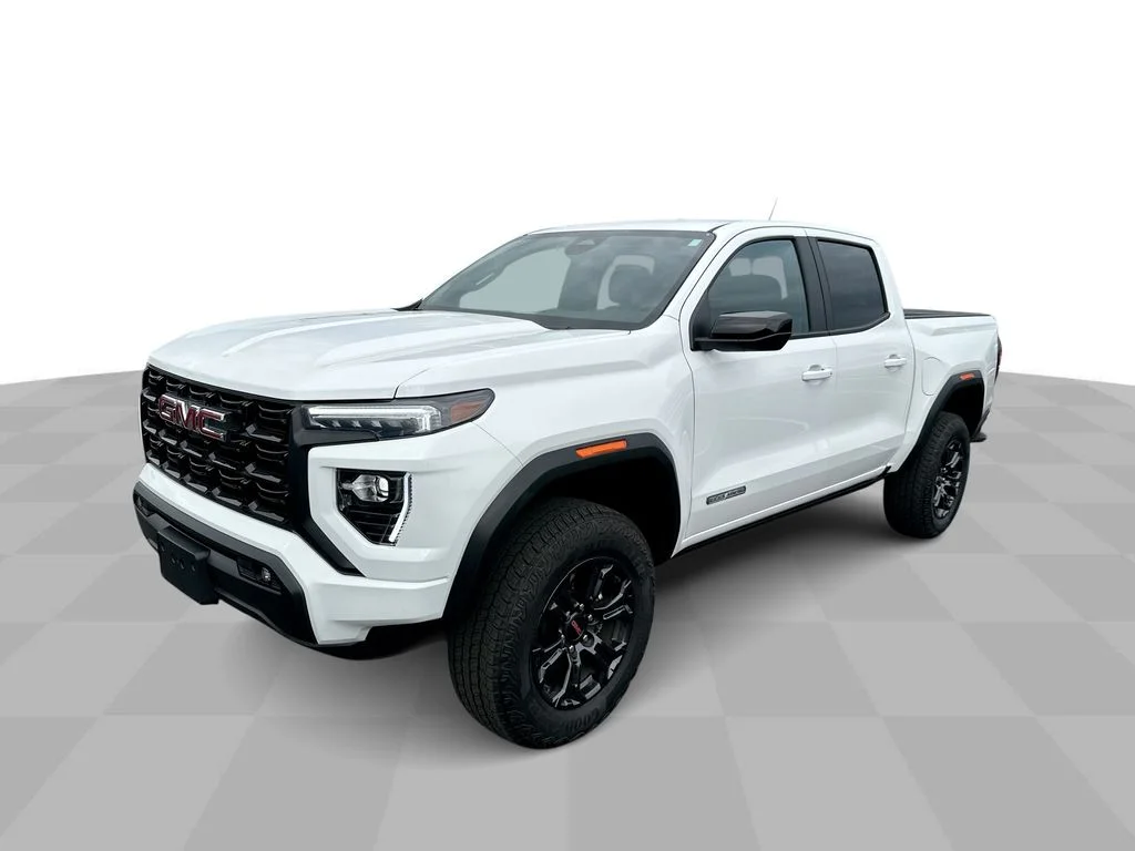 Used 2025 White GMC Elevation image 21