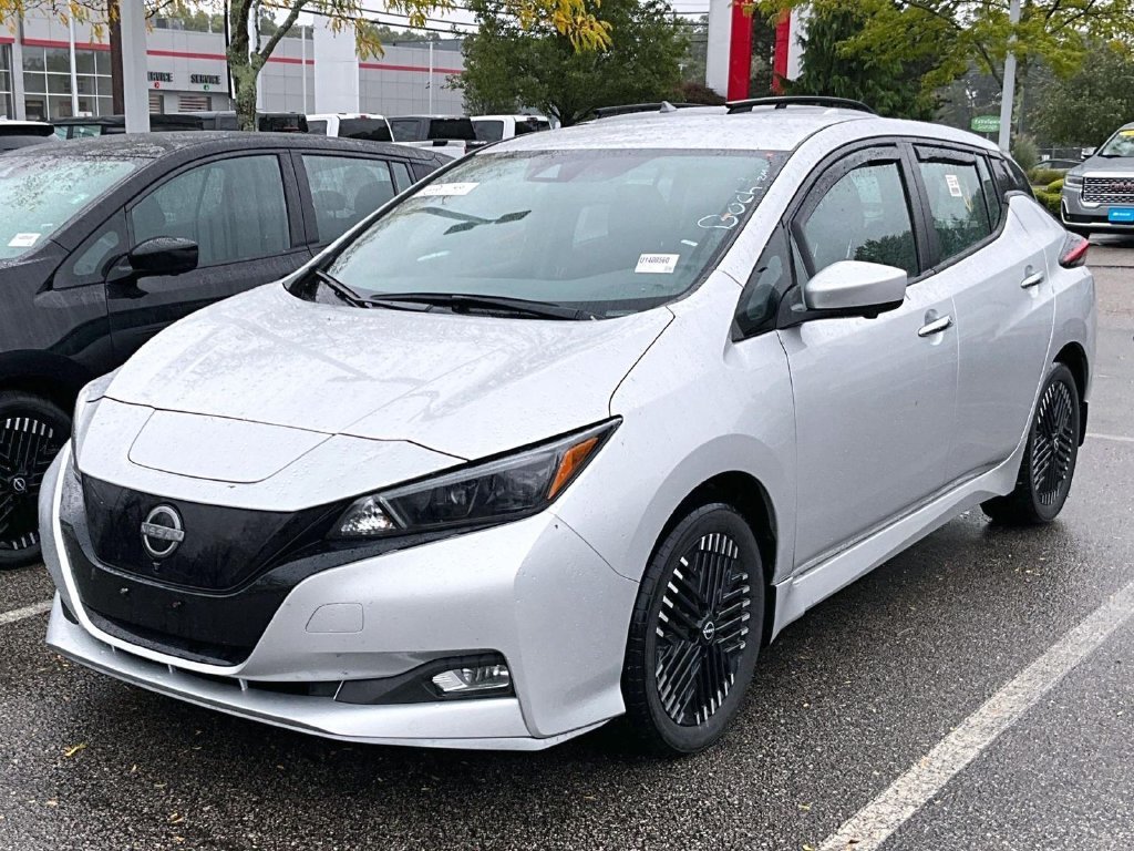 Used 2025 Silver Nissan SV Plus image 3