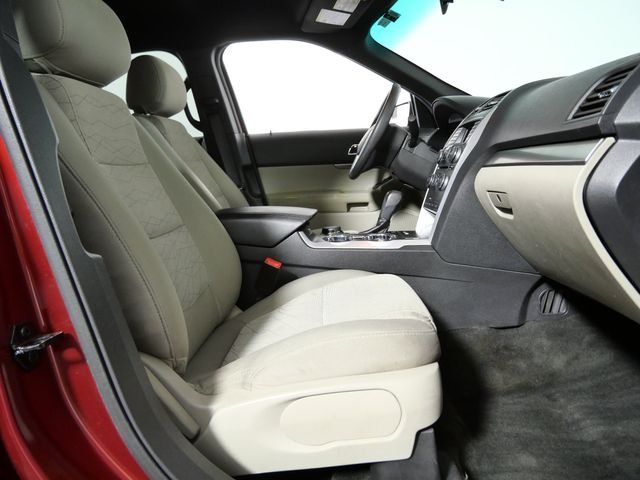 Used 2015 Red Ford Base image 10