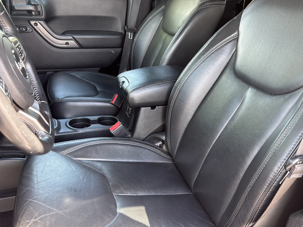 Used 2018 Black Jeep Unlimited Altitude image 23