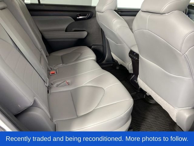 Used 2025 Beige Toyota XLE image 14