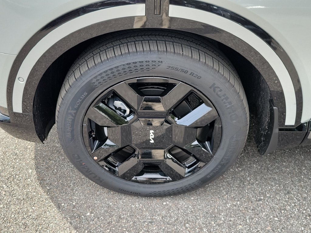New 2027 Ivory Silver Kia SX image 36