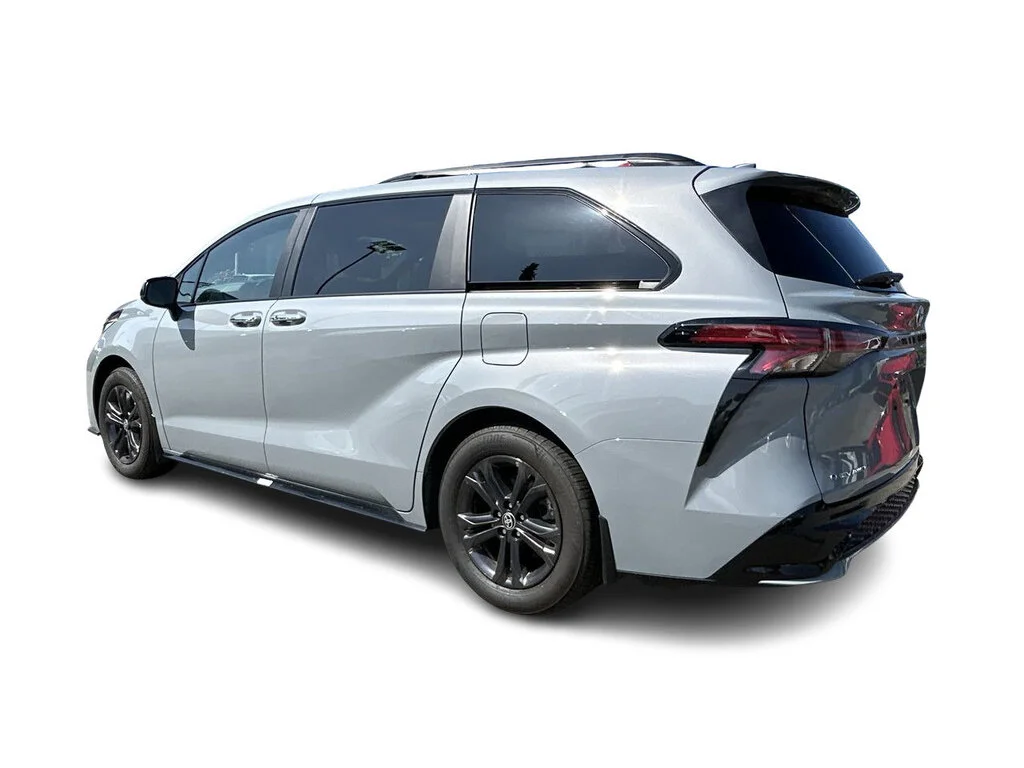 Used 2025  Toyota Sienna XSE AWD 7-Pass Dilawri Certified   Elevate image 9