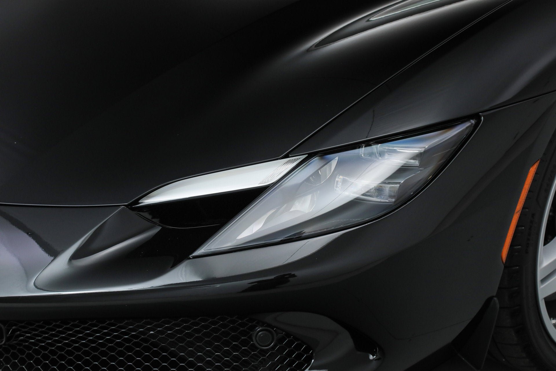 Certified Used 2025 Nero Ferrari  image 34