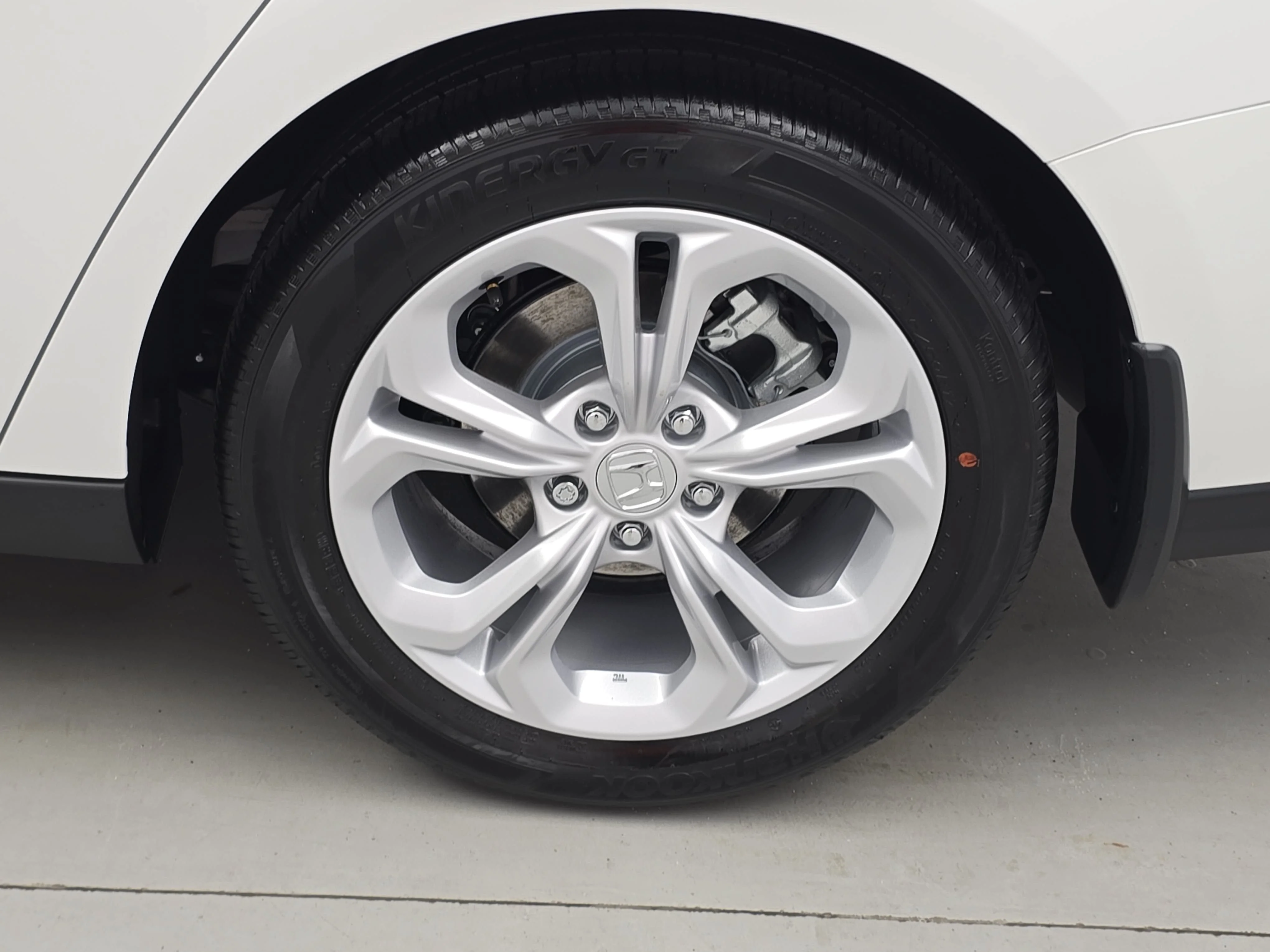 New 2026 Platinum White Pearl Honda LX image 31
