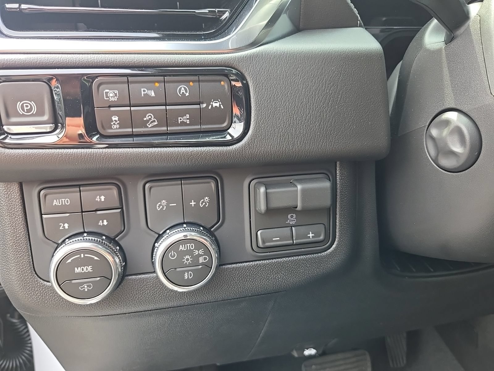 2026 GMC Yukon XL Denali - Photo 33