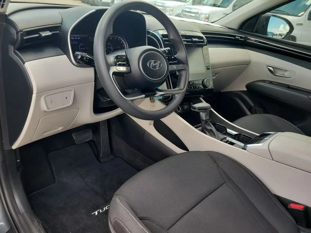 Used 2022 Gray Hyundai SE image 17