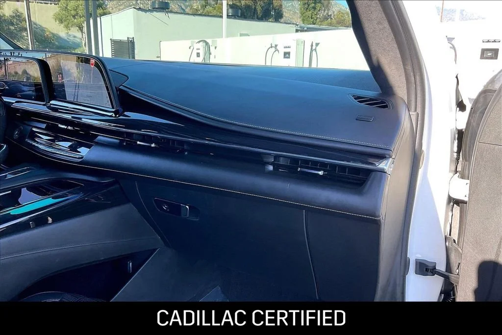 2024 Cadillac Escalade ESV V-Series - Photo 17