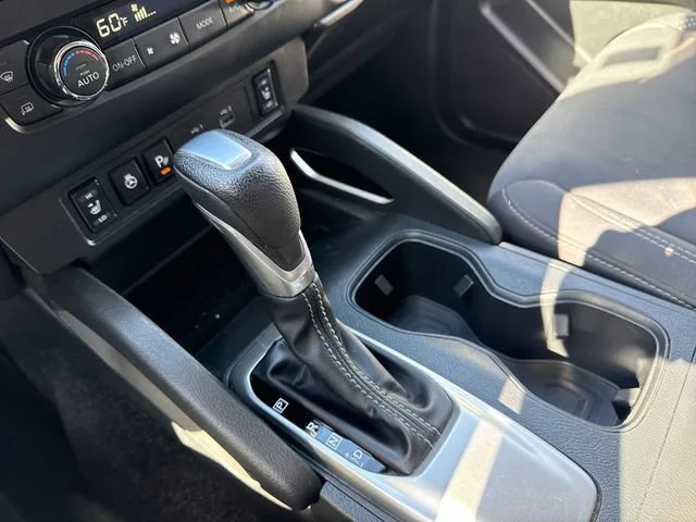 Used 2022 Super Black Nissan SV image 25