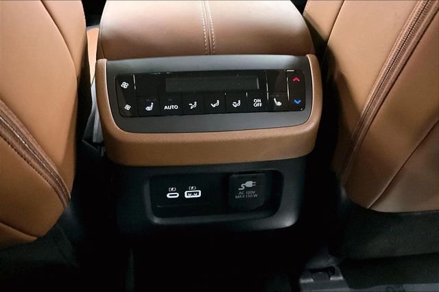 New 2025 Brilliant Silver Metallic Nissan Platinum image 20