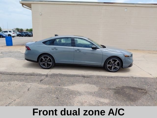 New 2026 Urban Gray Pearl Honda SE image 3