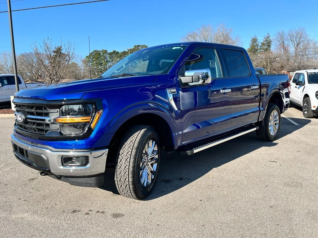 New 2026 Blue Ford XLT image 3