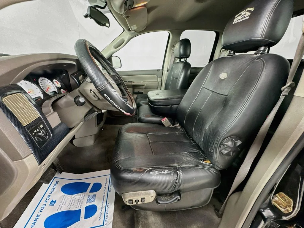 Used 2004 Black Dodge SLT image 23