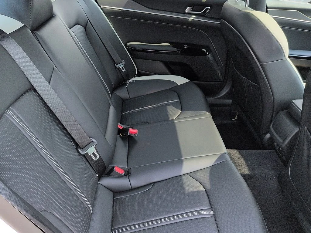 2026 Kia K5 GT-Line - Photo 8