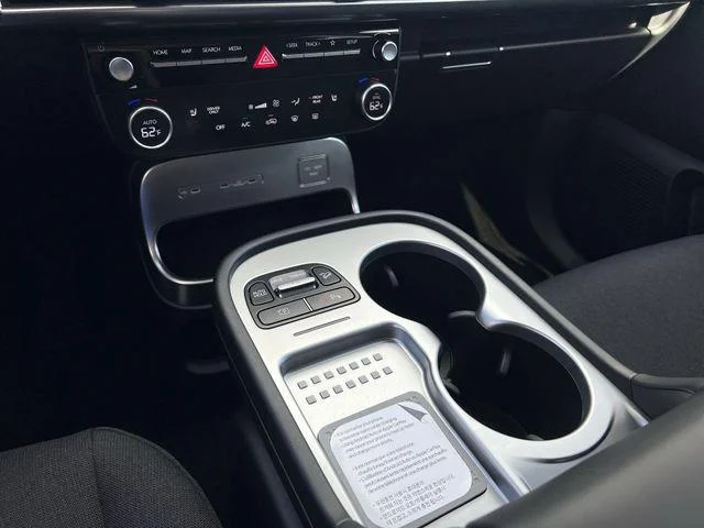2026 Hyundai IONIQ 9 SE - Photo 6