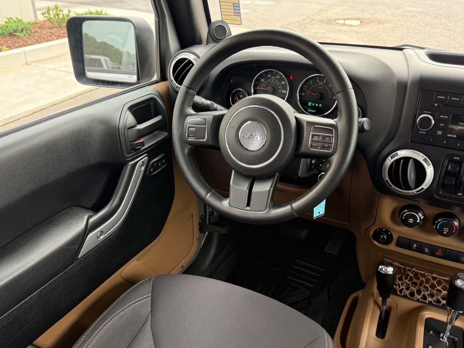 Used 2014 Billet Silver Metallic Clear Coat Jeep Rubicon image 10