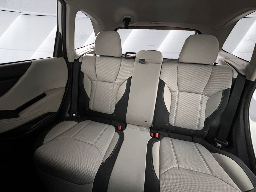 Used 2021 White Subaru Base image 18