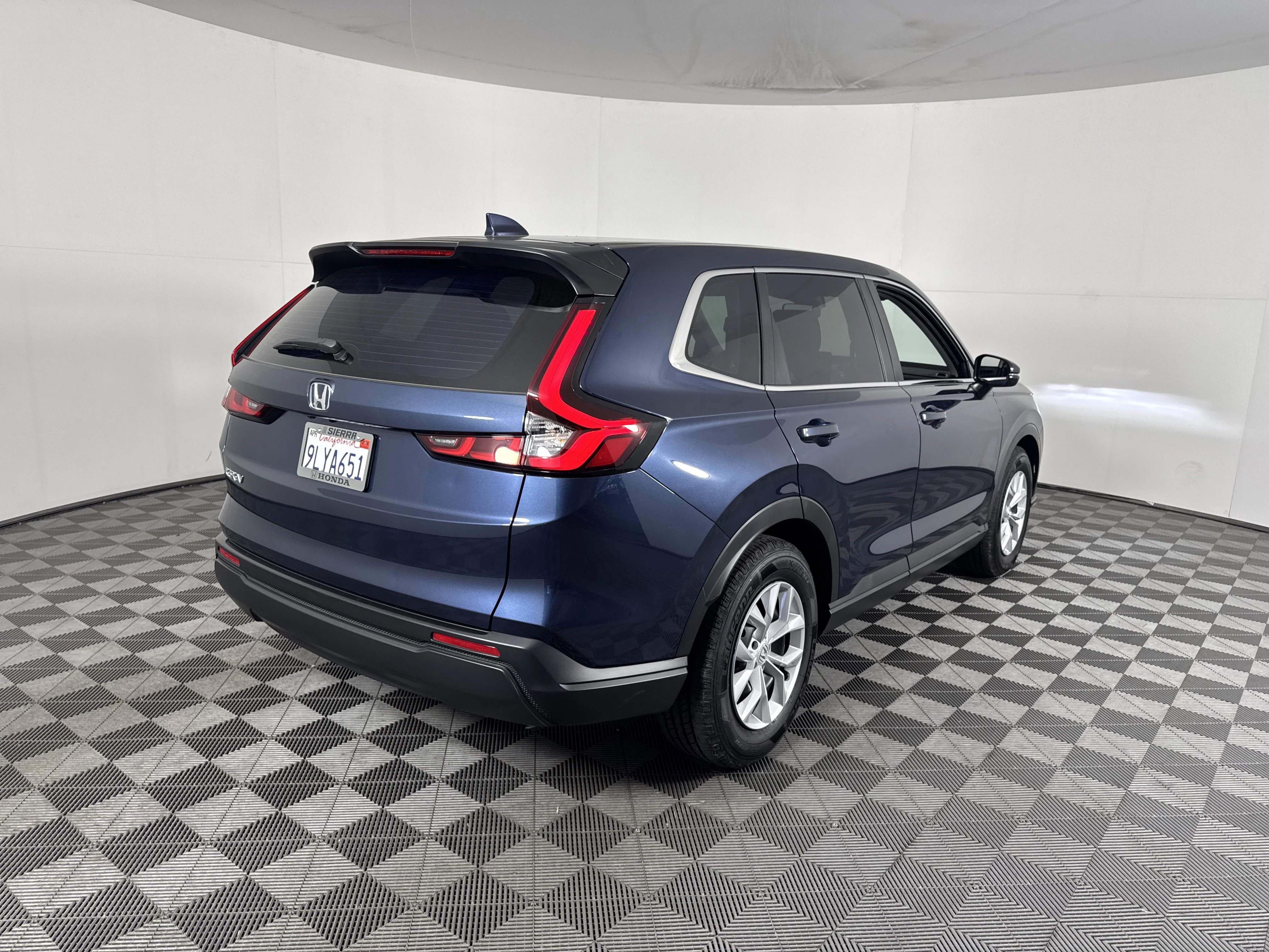 Used 2024 Canyon River Blue Metallic Honda LX image 4