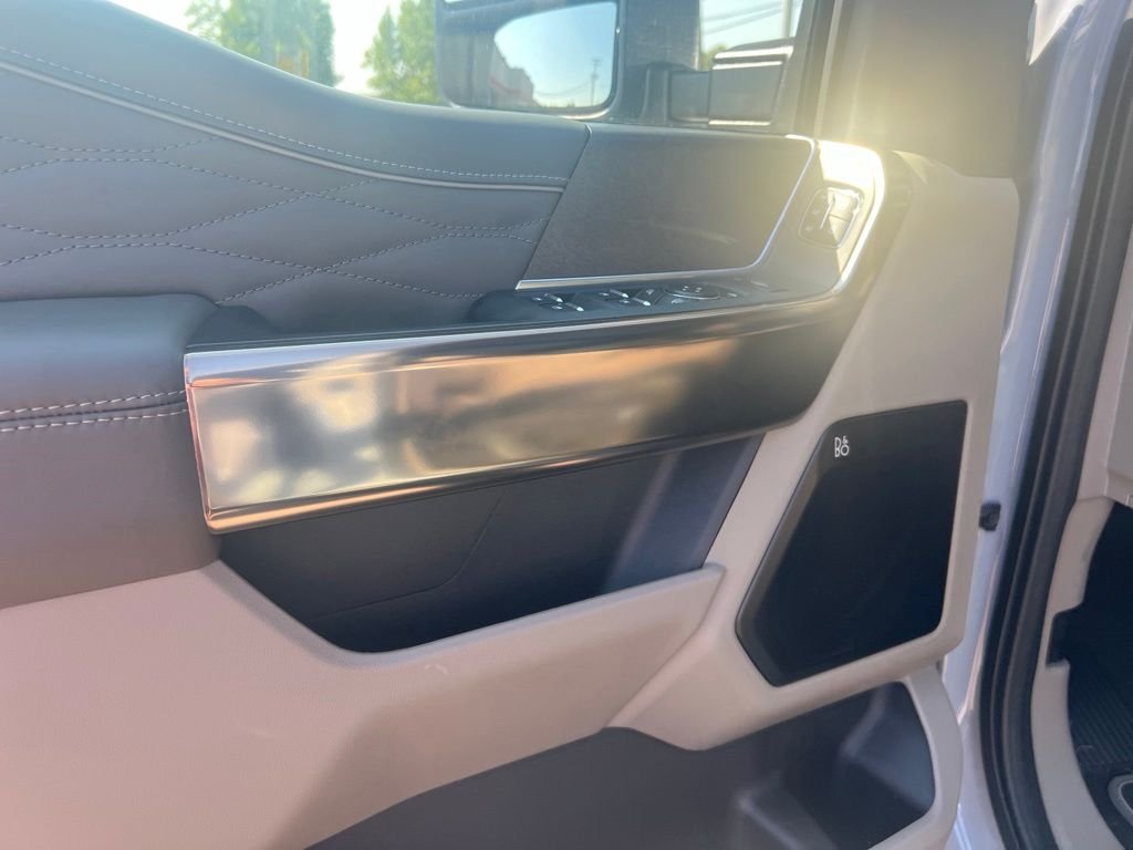 Used 2026 Gray Ford Platinum image 5
