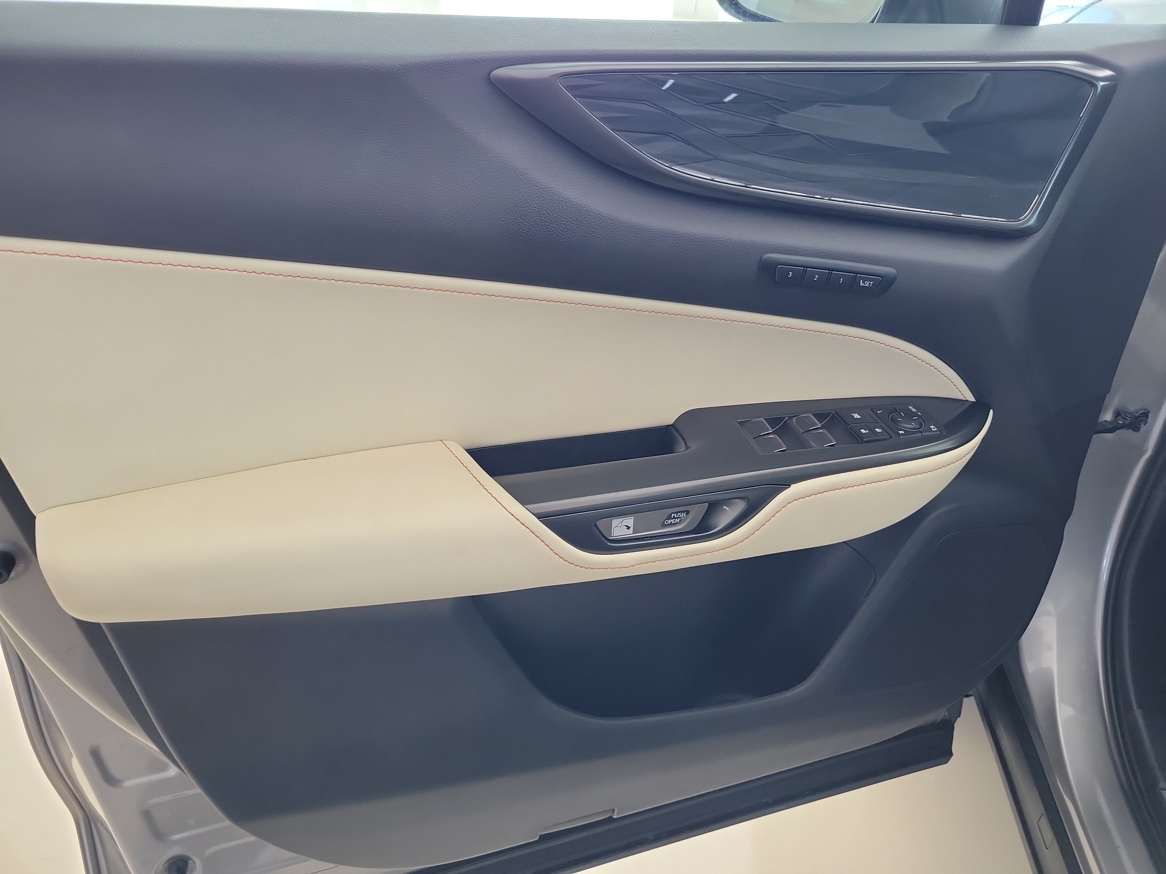 Used 2024 Atomic Silver Lexus NX 250 Premium image 22