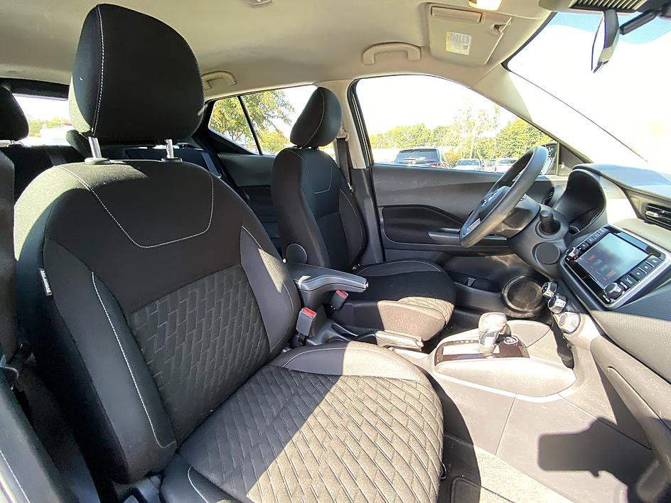 Used 2021 Gun Metallic Nissan S image 25