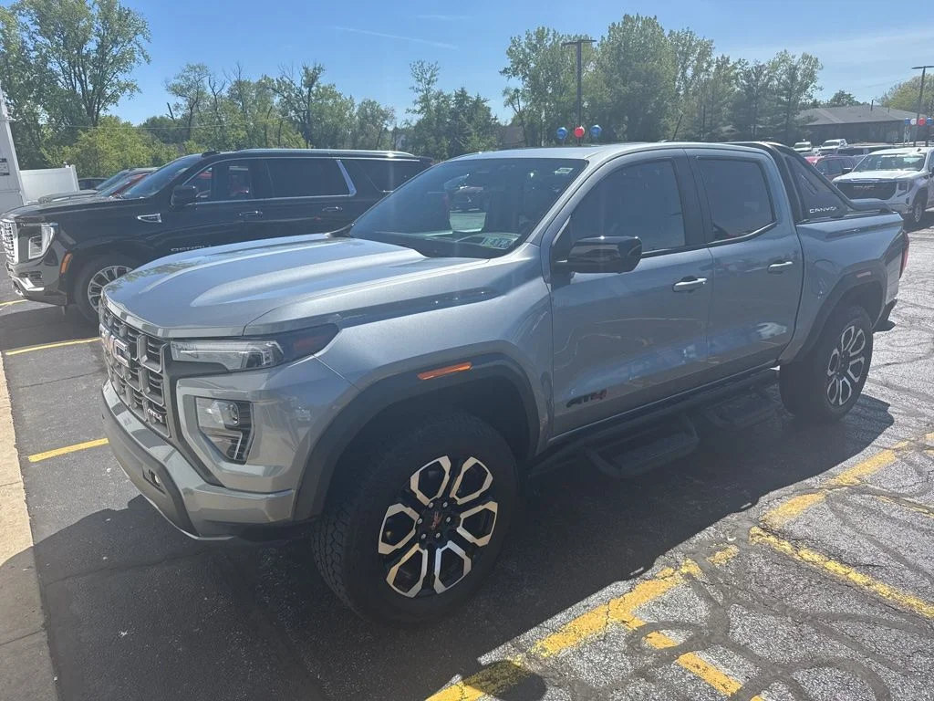 2025 GMC Canyon 4WD AT4 Crew Cab Short Box's photo