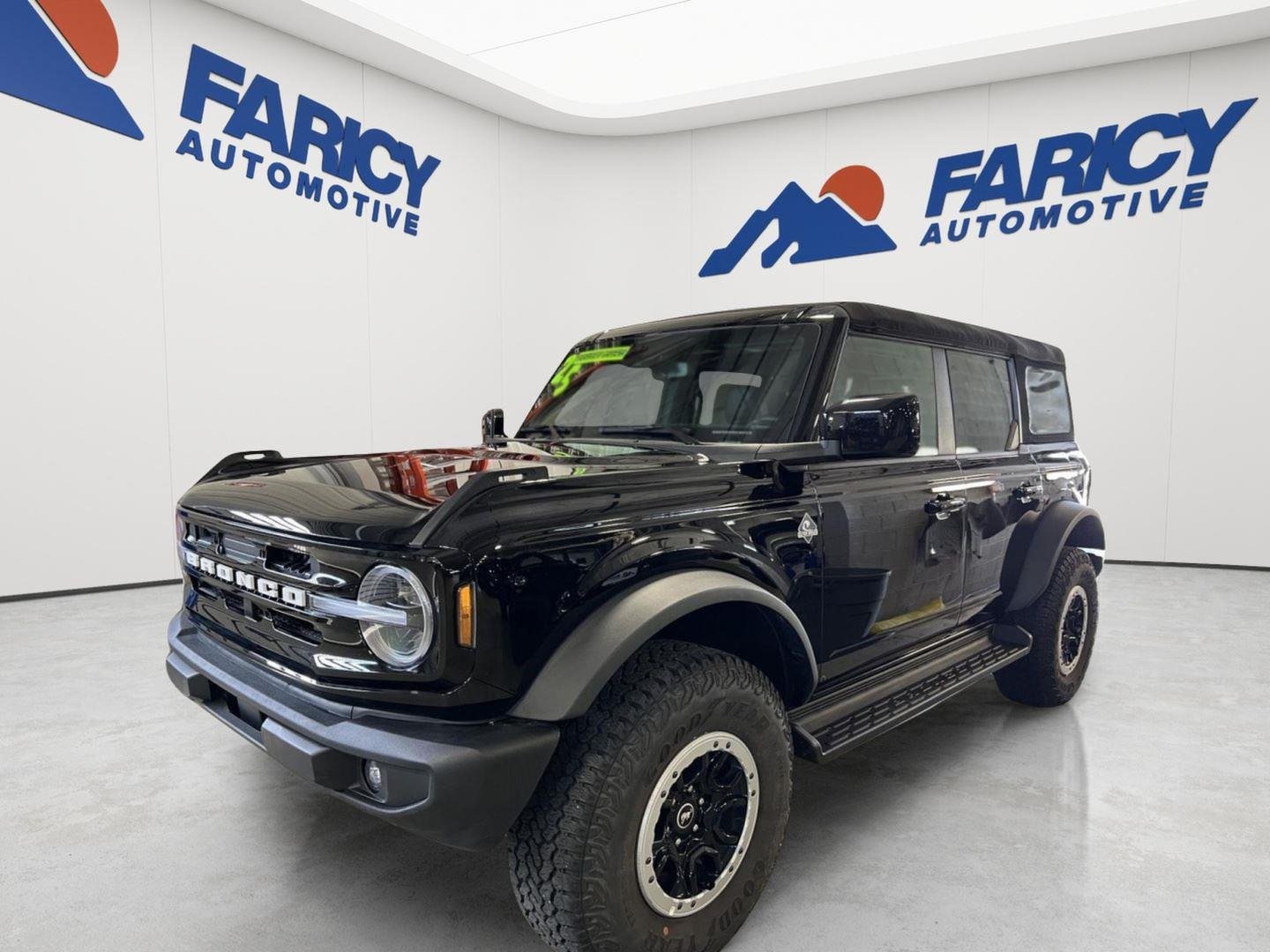 Used 2025 Shadow Black Ford Outer Banks image 1