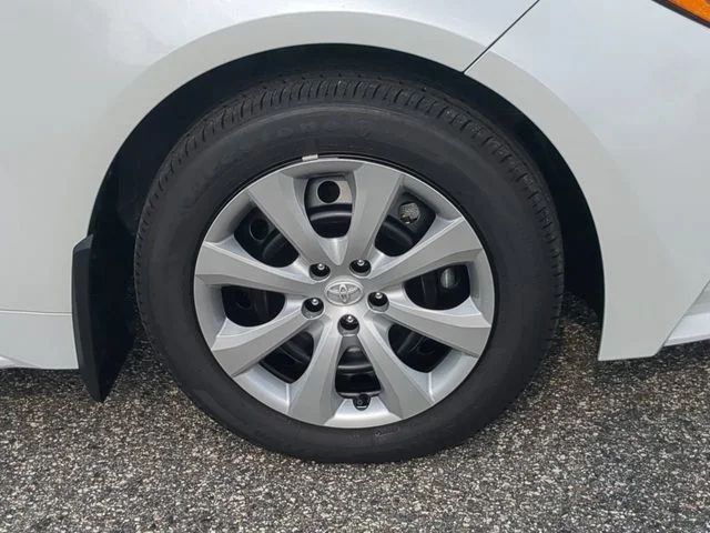 New 2026 Wind Chill Pearl Toyota LE image 11