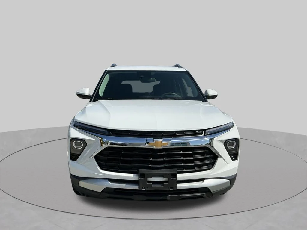 Used 2025 White Chevrolet LT image 11