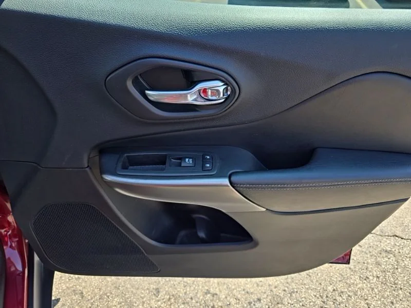 Used 2019 Red Jeep Limited image 34
