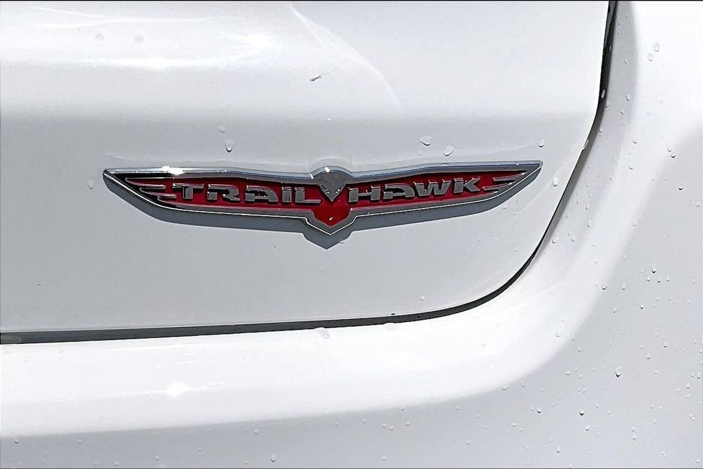 Used 2020 White Jeep Trailhawk image 31
