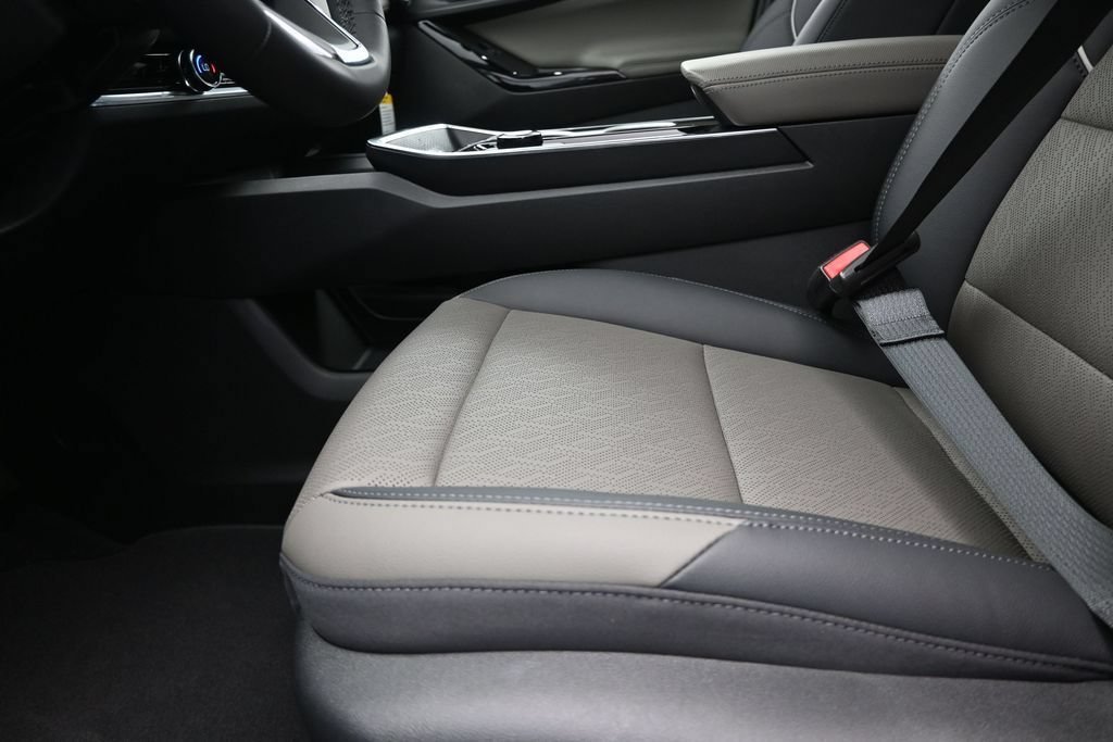 2027 Chevrolet Equinox LT - Photo 13