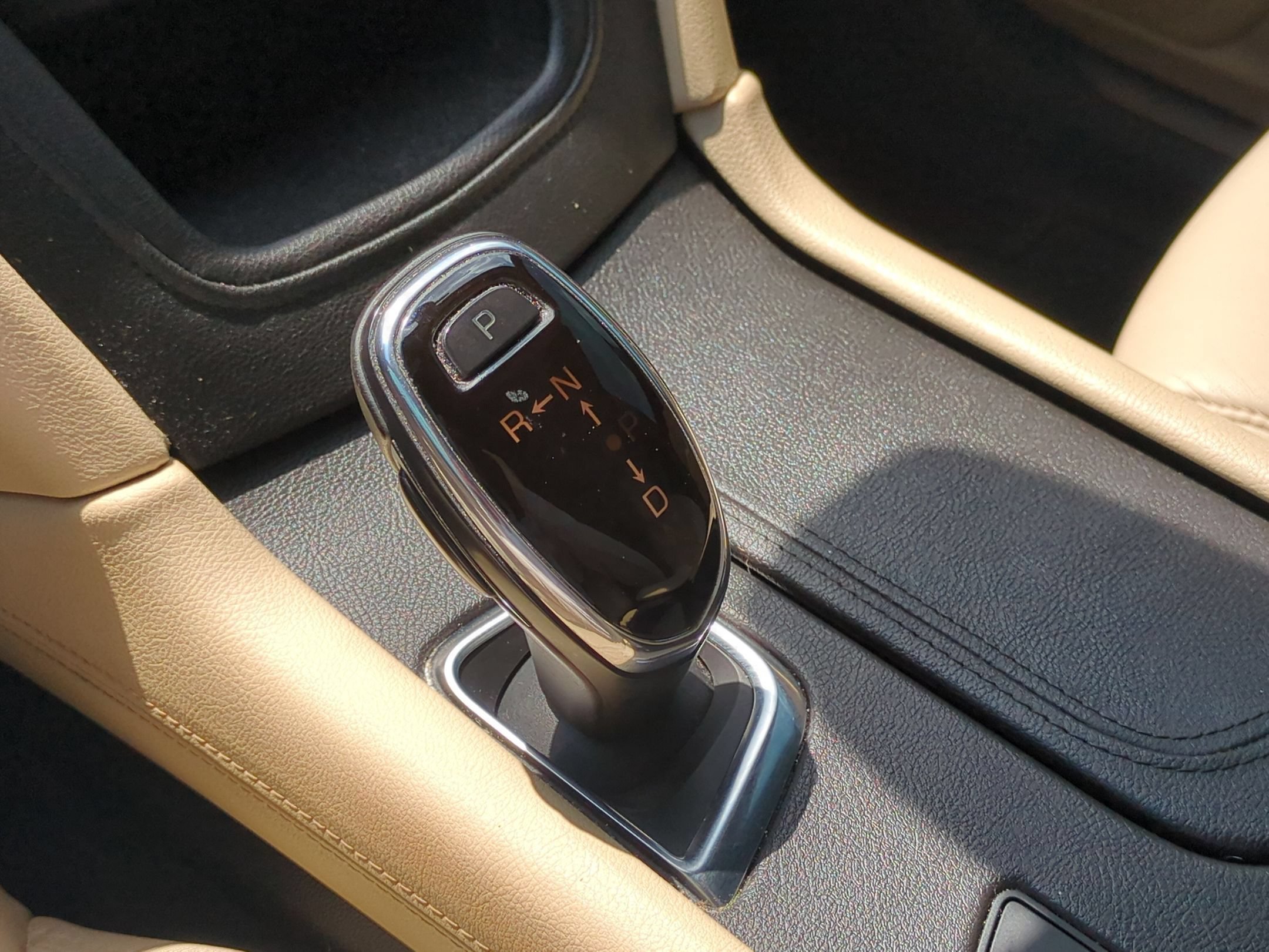 Used 2018 Stellar Black Metallic Cadillac Luxury FWD image 26