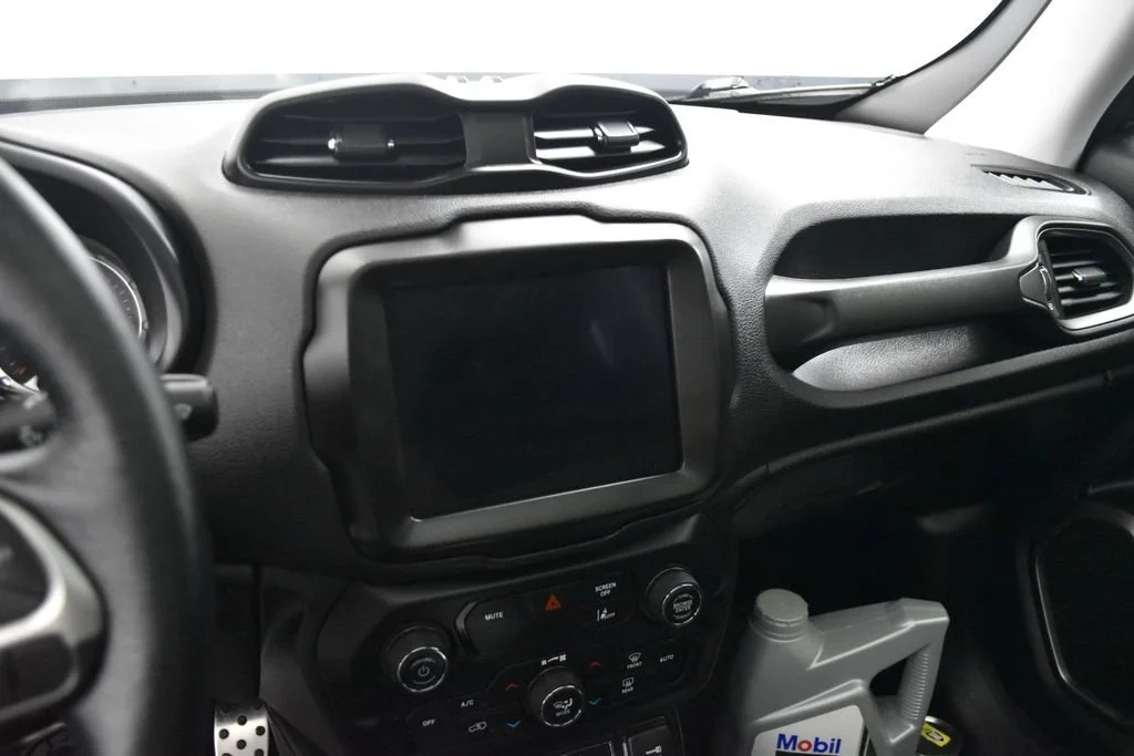 Used 2022 Gray Jeep Limited image 11