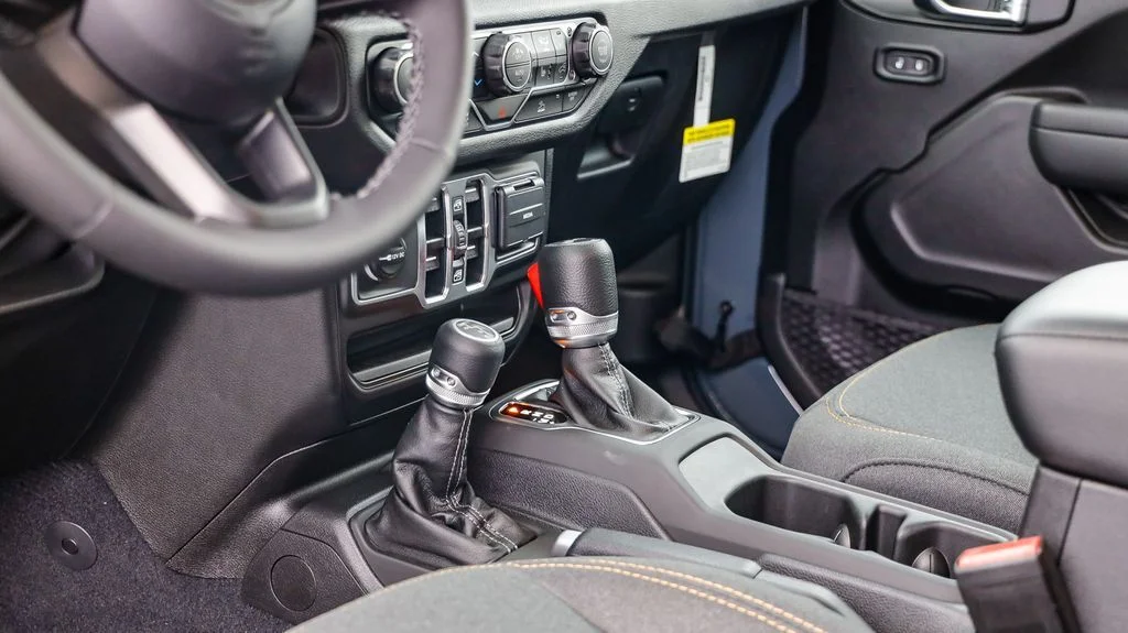 2025 Jeep Wrangler 4-Door Sport S - Photo 21