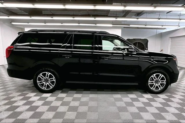 2025 Ford Expedition Active - Photo 15