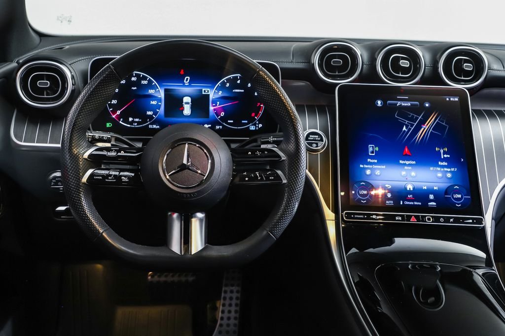 Certified Used 2023  Mercedes-Benz GLC 300 image 13