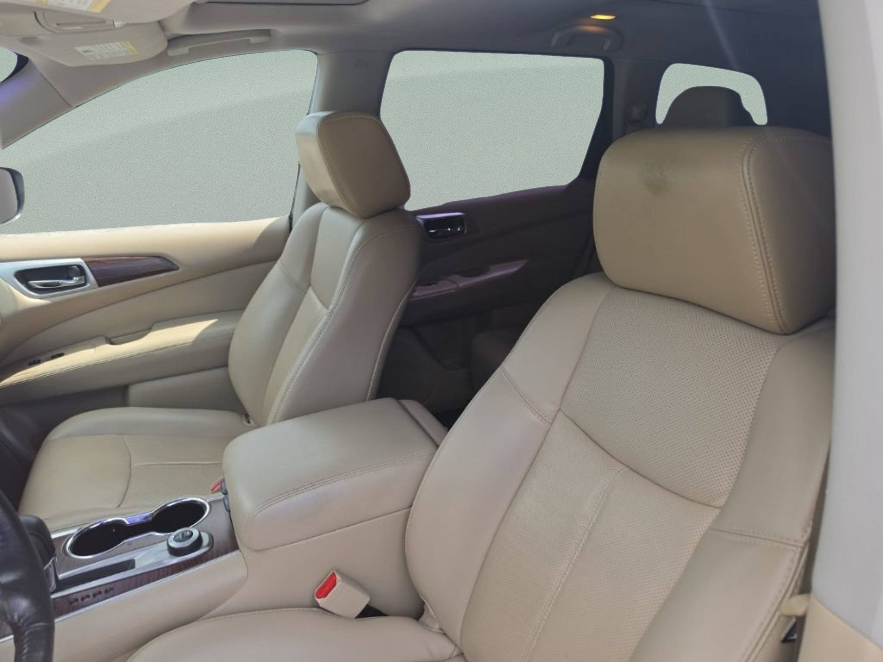 Used 2018 Black Nissan Platinum image 19