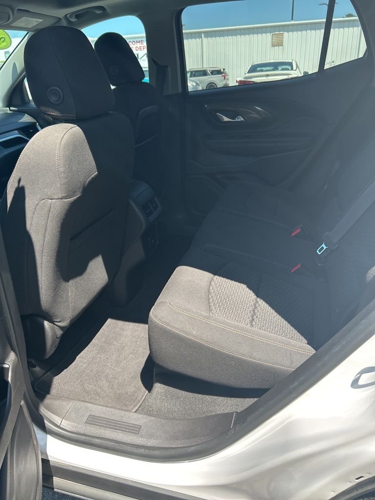 Used 2018 White GMC SLE image 14