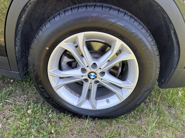 Used 2020 Black BMW xDrive30i image 14