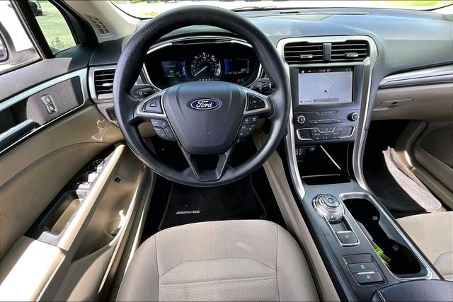 Used 2019 White Ford SE image 8
