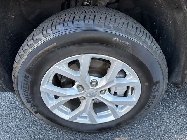 Used 2023 Black Jeep Limited image 11