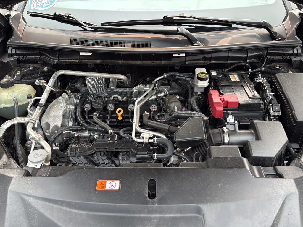 Used 2024 Black Mitsubishi SE image 31