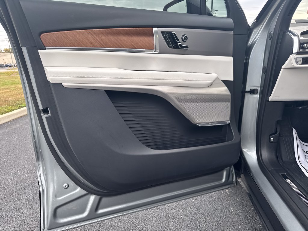 Used 2026 Silver Cadillac Luxury image 5