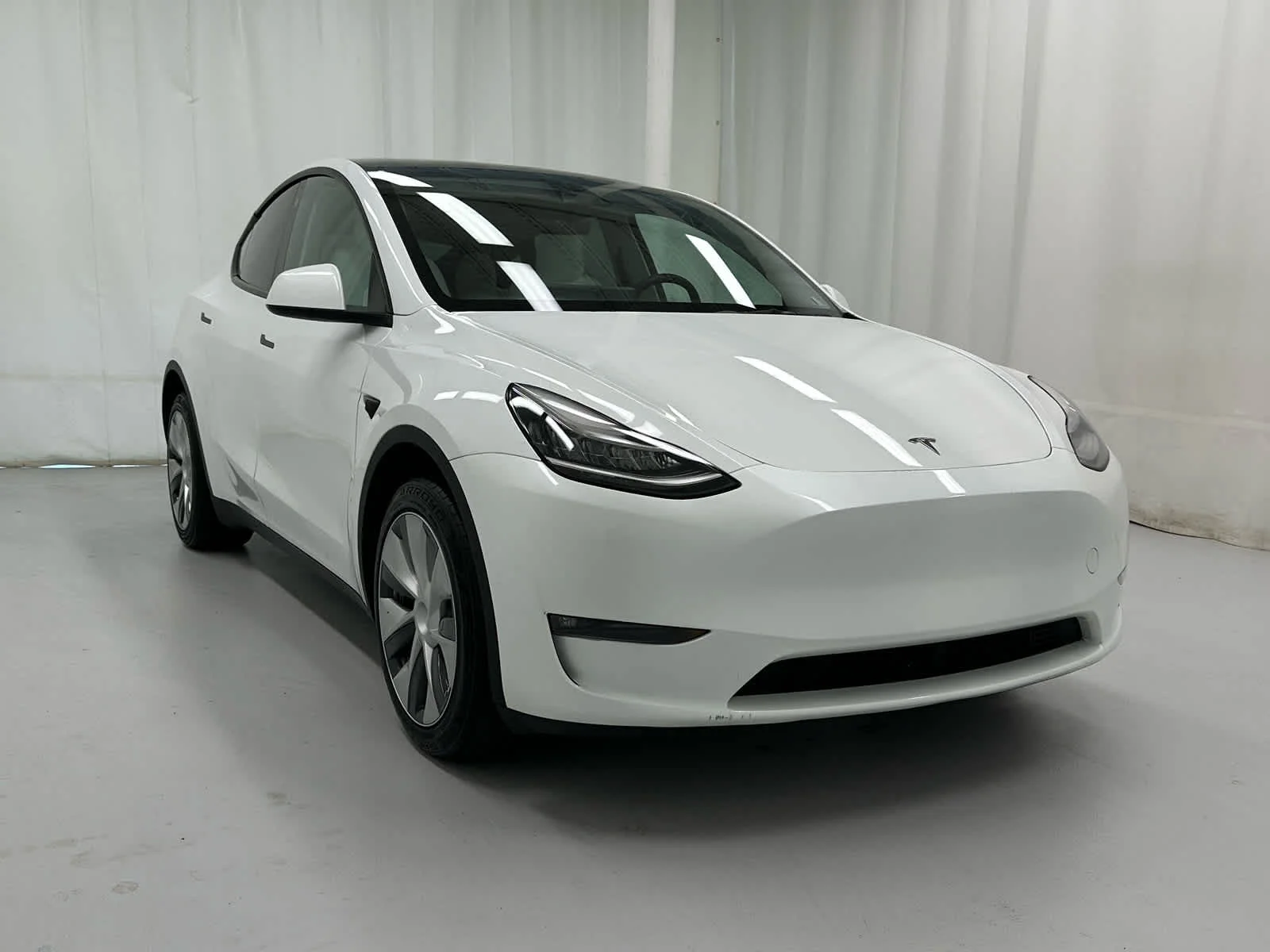 2023 Tesla Model Y Long Range Dual Motor All-Wheel Drive's photo