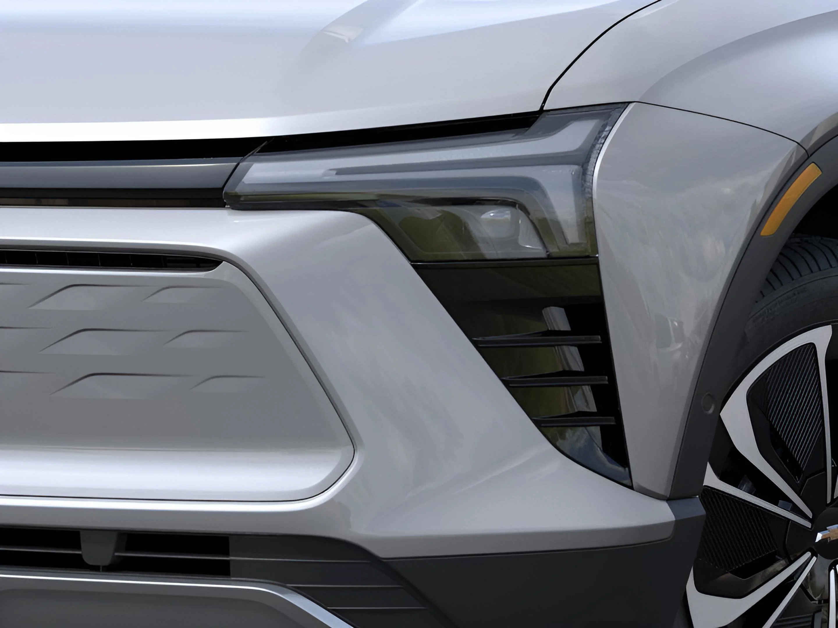 New 2025 Sterling Gray Metallic Chevrolet LT image 28