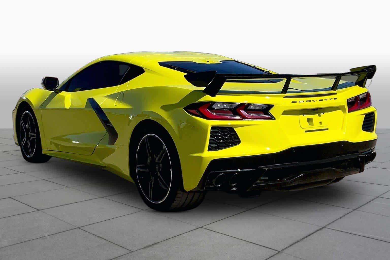 Used 2020 Accelerate Yellow Metallic Chevrolet 2LT image 9
