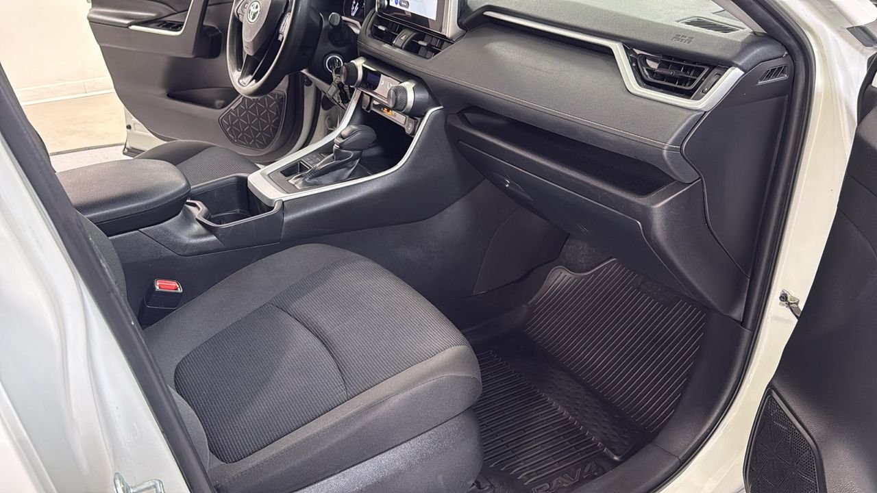 Used 2023 White Toyota LE image 18